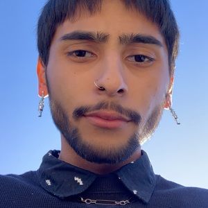 Meet your Posher, Efrain